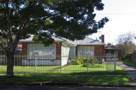 Photo of property in 4 Freyberg Avenue, Papatoetoe, Auckland, 2104