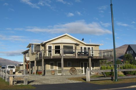 Photo of property in 2 Allenby Place, Wanaka, 9305