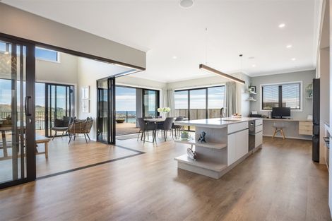 Photo of property in 4 Rotorua Grove, Aotea, Porirua, 5024