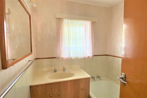 Photo of property in 60 Mclean Avenue, Papatoetoe, Auckland, 2025