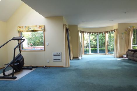 Photo of property in 11 Brockhall Lane, Avonhead, Christchurch, 8042