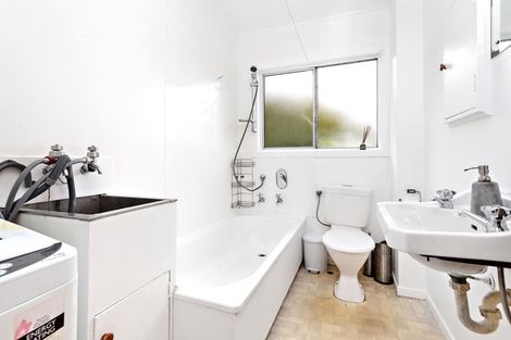 Photo of property in 4/12 Oxford Street, Tawa, Wellington, 5028