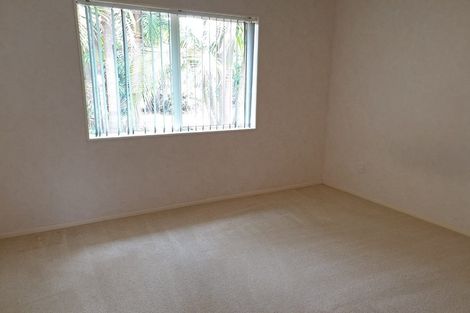 Photo of property in 122 Golfland Drive, Golflands, Auckland, 2013