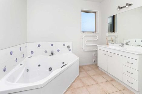 Photo of property in 152 Ilam Road, Ilam, Christchurch, 8041