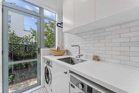Photo of property in 1/10 Ringwood Street, Torbay, Auckland, 0630