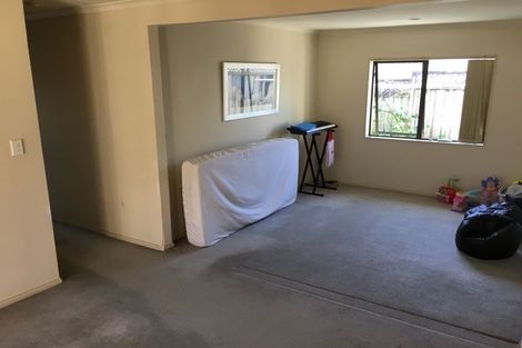 Photo of property in 37 Robin Brooke Drive, Flat Bush, Auckland, 2019