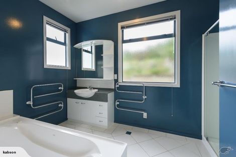 Photo of property in 12 Signallers Grove, Strathmore Park, Wellington, 6022