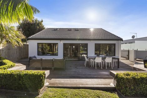 Photo of property in 40 Takutai Avenue, Bucklands Beach, Auckland, 2012