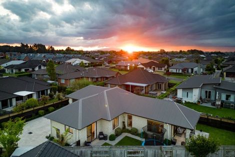 Photo of property in 35 Plescher Crescent, Leamington, Cambridge, 3432