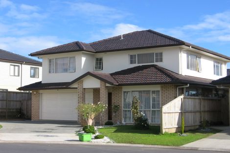 Photo of property in 13 Oswald Close, Flat Bush, Auckland, 2016