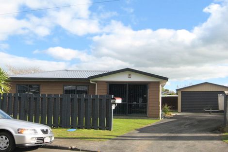 Photo of property in 23a Sutton Crescent, Papakura, 2110