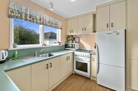 Photo of property in 140 Winchester Street, Levin, 5510