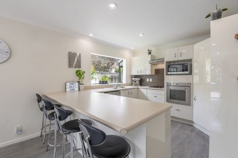 Photo of property in 203 Westchester Drive, Churton Park, Wellington, 6037