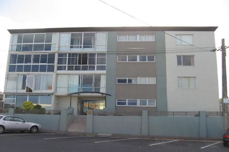 Photo of property in Seaview Apartments, 5/64 Milford Road, Milford, Auckland, 0620