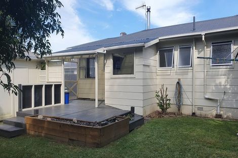 Photo of property in 90 Strathmore Avenue, Levin, 5510