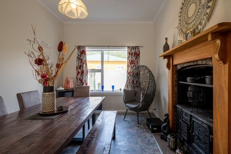 Photo of property in 47 Kent Street, Picton, 7220