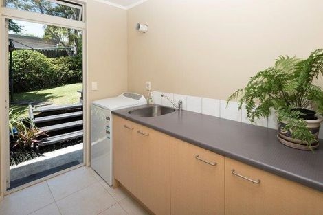 Photo of property in 4a Cleary Terrace, Cockle Bay, Auckland, 2014