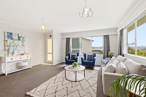 Photo of property in 10a Kingsbridge Place, Newlands, Wellington, 6037