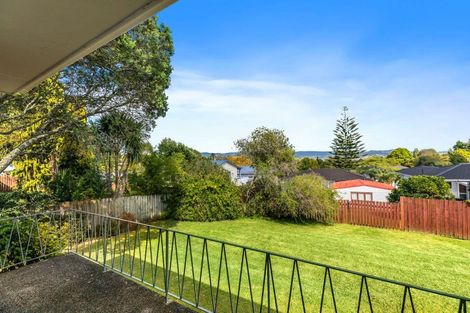 Photo of property in 2/4212a Great North Road, Glendene, Auckland, 0602