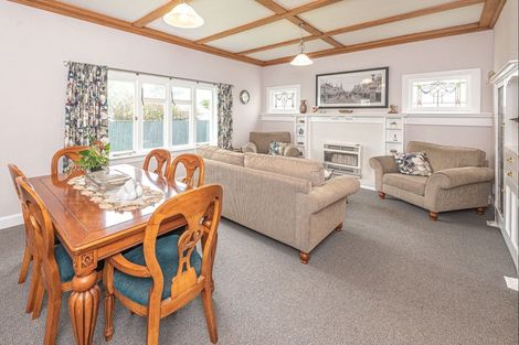 Photo of property in 12 Parsons Street, Saint Johns Hill, Whanganui, 4501