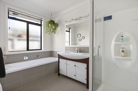 Photo of property in 2 Parnwell Place, Ohauiti, Tauranga, 3112