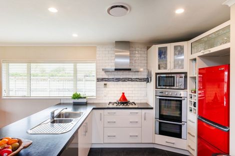 Photo of property in 163 Pacific Drive, Fitzherbert, Palmerston North, 4410