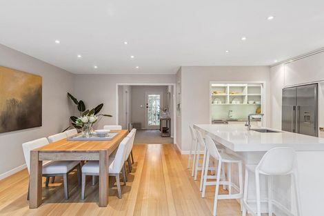 Photo of property in 9 Korau Road, Greenlane, Auckland, 1051