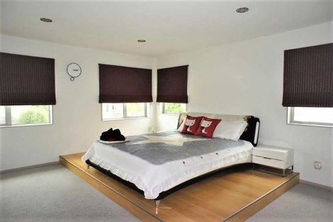 Photo of property in 16 Oak Bark Drive, Schnapper Rock, Auckland, 0632