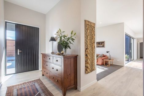 Photo of property in 7 Stackbrae Avenue, Wanaka, 9305