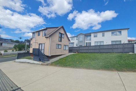 Photo of property in 14 Sheridan Drive, New Lynn, Auckland, 0600