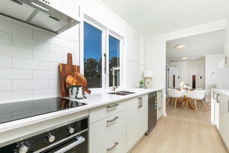 Photo of property in 117 Te Atatu Road, Te Atatu South, Auckland, 0610