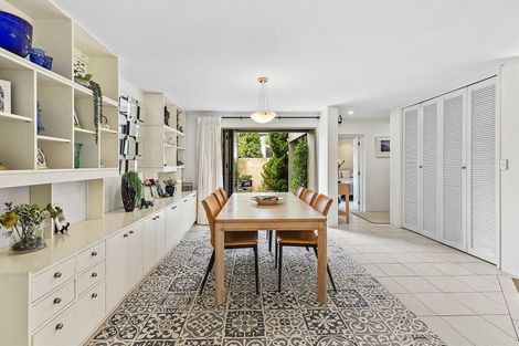 Photo of property in Highwic, 1/32 Hobson Street, Thorndon, Wellington, 6011