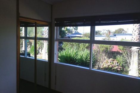 Photo of property in 2 Challinor Street, Pakuranga, Auckland, 2010
