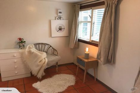 Photo of property in 64 Sandwich Road, Beckenham, Christchurch, 8023