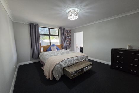 Photo of property in 12 Halsey Street, Clinton, 9534