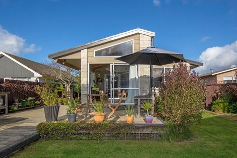 Photo of property in 56 Effingham Street, North New Brighton, Christchurch, 8083