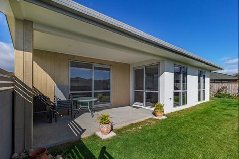 Photo of property in 5 Oak Place, Levin, 5510
