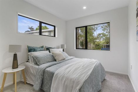Photo of property in 10f Ballial Place, West Harbour, Auckland, 0618