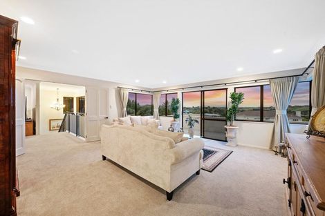 Photo of property in 9 Chisbury Terrace, Shelly Park, Auckland, 2014