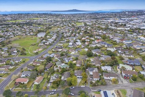 Photo of property in 14 Theban Place, Totara Vale, Auckland, 0629