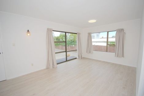 Photo of property in 2/35 Fairlands Avenue, Waterview, Auckland, 1026
