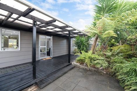 Photo of property in 2/34 Candia Road, Swanson, Auckland, 0614