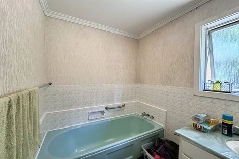 Photo of property in 480 Stokes Valley Road, Stokes Valley, Lower Hutt, 5019