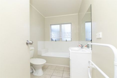 Photo of property in 5 Tellin Close, Massey, Auckland, 0614