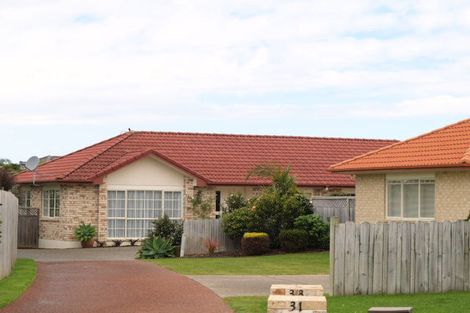 Photo of property in 33 Trovare Place, Golflands, Auckland, 2013