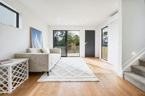 Photo of property in 23b Caribbean Drive, Unsworth Heights, Auckland, 0632