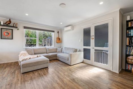 Photo of property in 245 Vipond Road, Stanmore Bay, Whangaparaoa, 0932