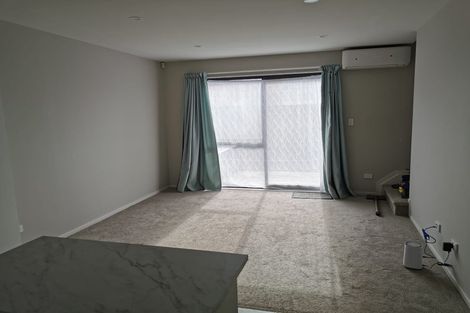 Photo of property in 4/30 West Coast Road, Glen Eden, Auckland, 0602