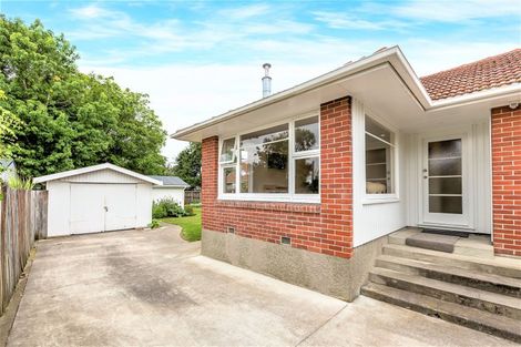 Photo of property in 72 Cutts Road, Russley, Christchurch, 8042