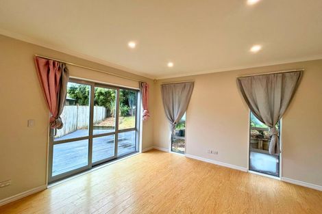 Photo of property in 21f Stamford Crescent, Flat Bush, Auckland, 2019